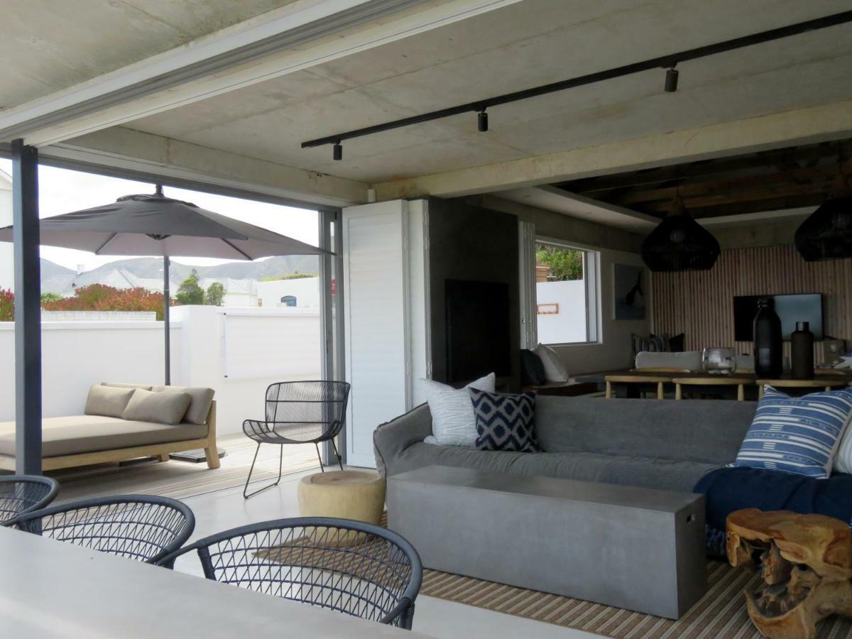 Troon Beach Cottage Hermanus Bagian luar foto