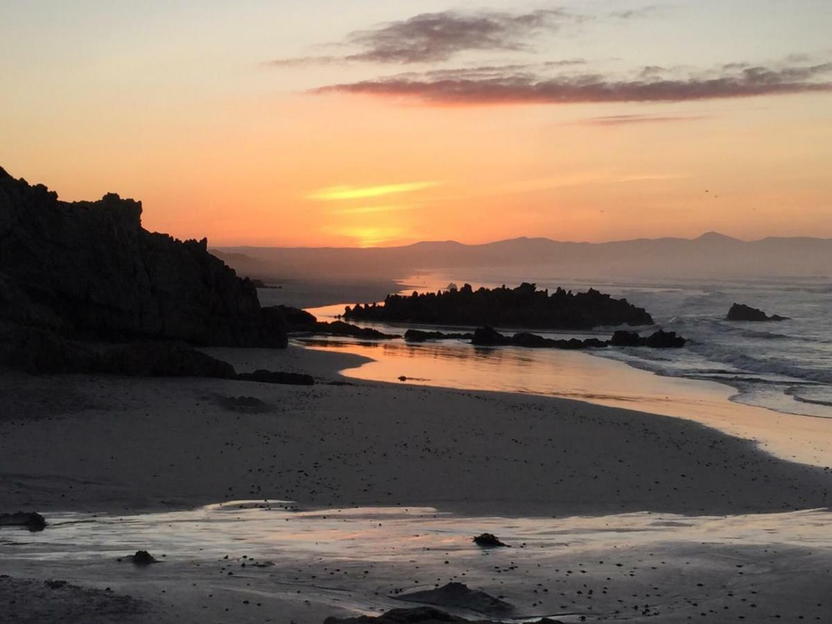 Troon Beach Cottage Hermanus Bagian luar foto