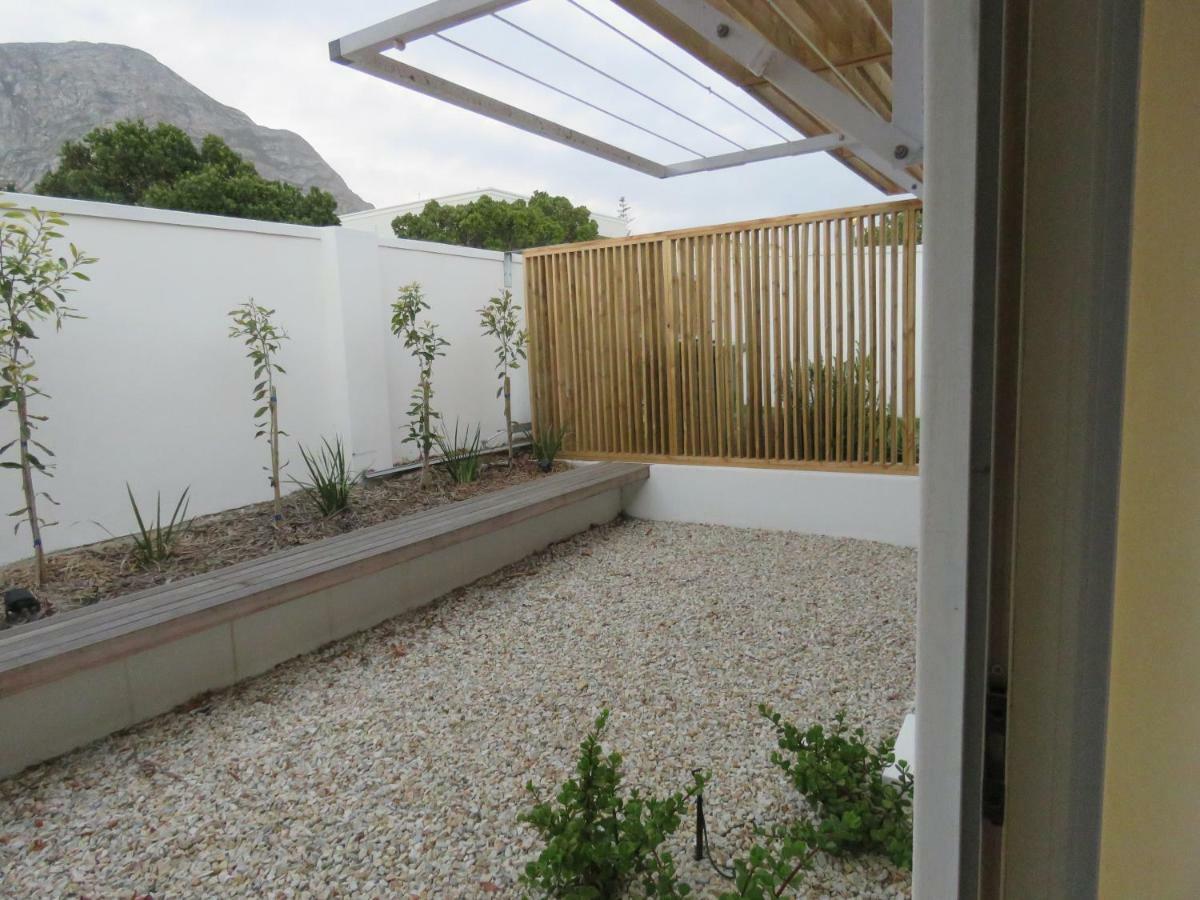Troon Beach Cottage Hermanus Bagian luar foto